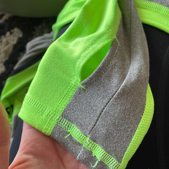 Neon running shirt 🏃🏼‍♀️ - Picture 5 of 5